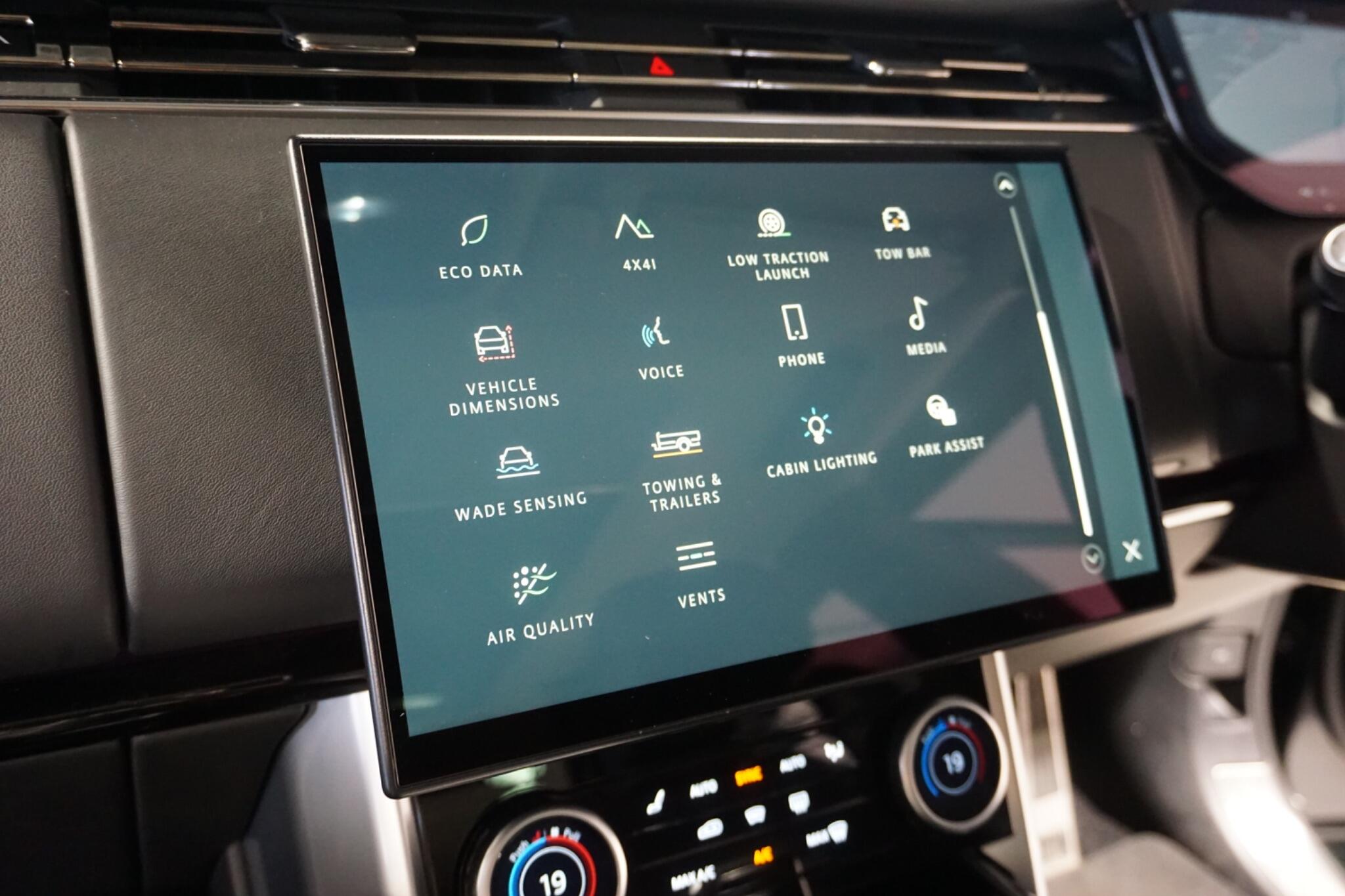 Land Rover Range Rover 3.0 P400 MHEV HSE SUV 5dr Petrol Auto 4WD Euro 6 (s/s) (400 ps)